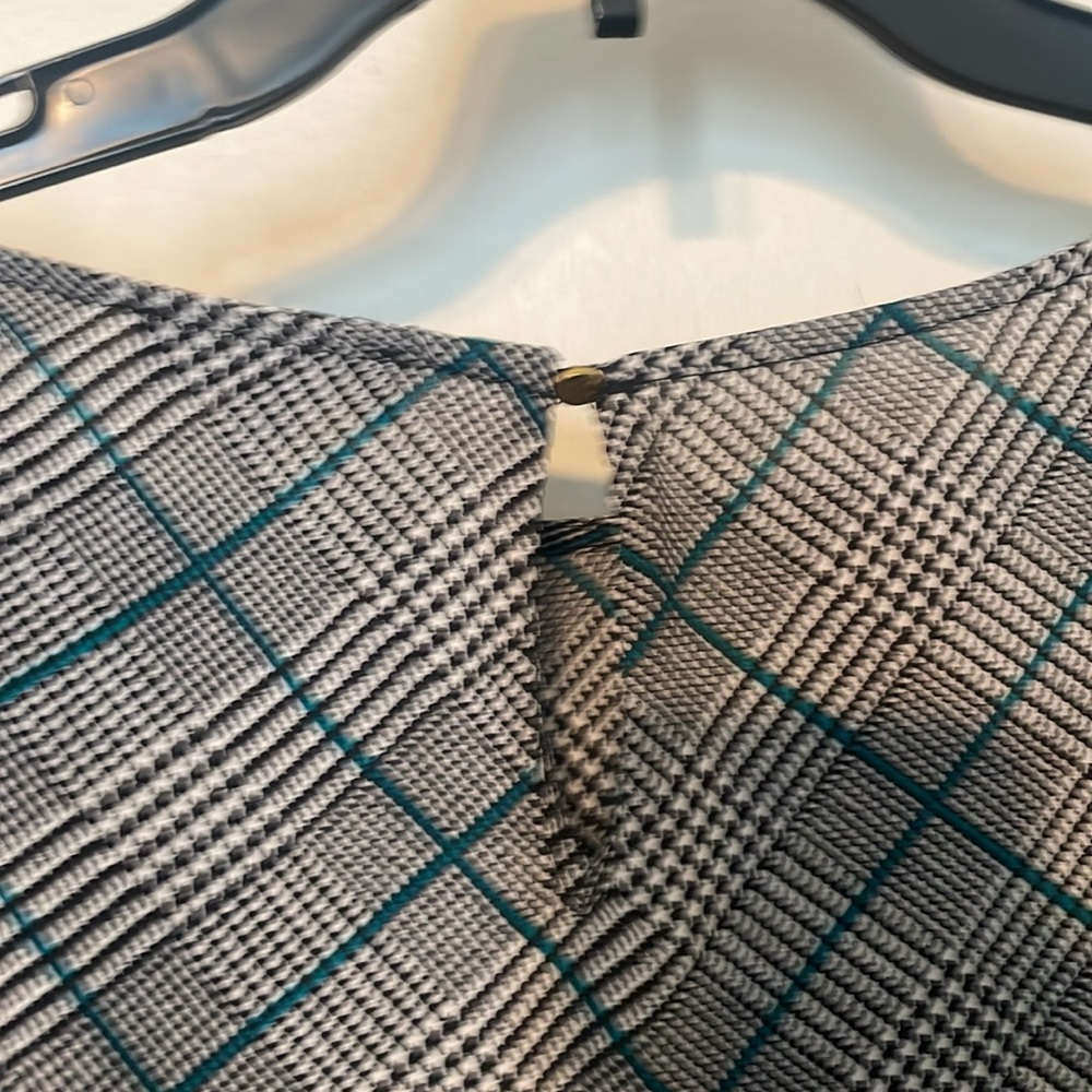 The Limited 3/4 plaid top - Picture 6 of 6